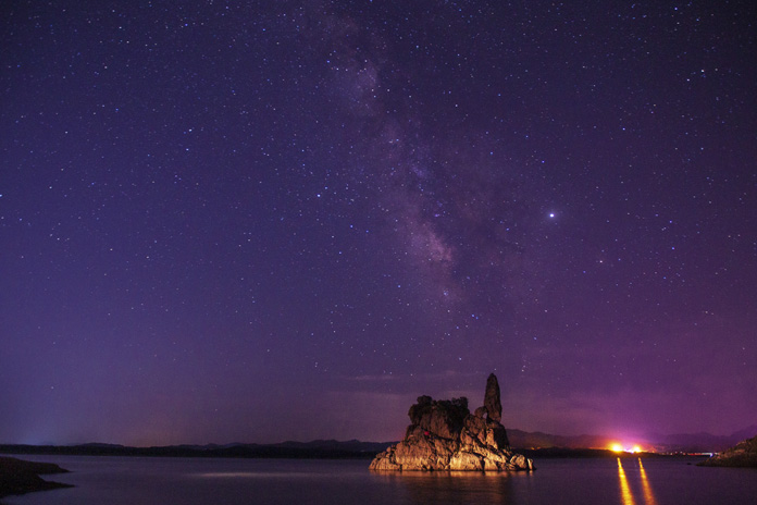 《银河下的姑嫂石》--黄岩.jpg 《银河下的姑嫂石》--黄岩.jpg