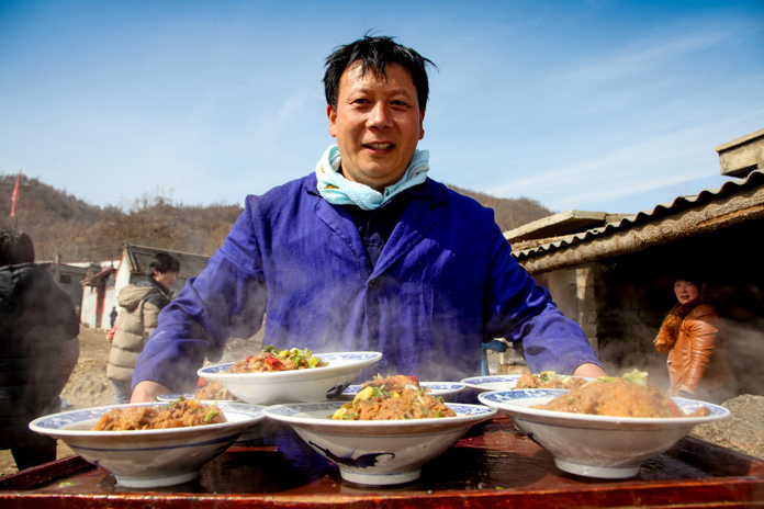 《山村喜事》摄影:冯立军.jpg 《山村喜事》摄影:冯立军.jpg