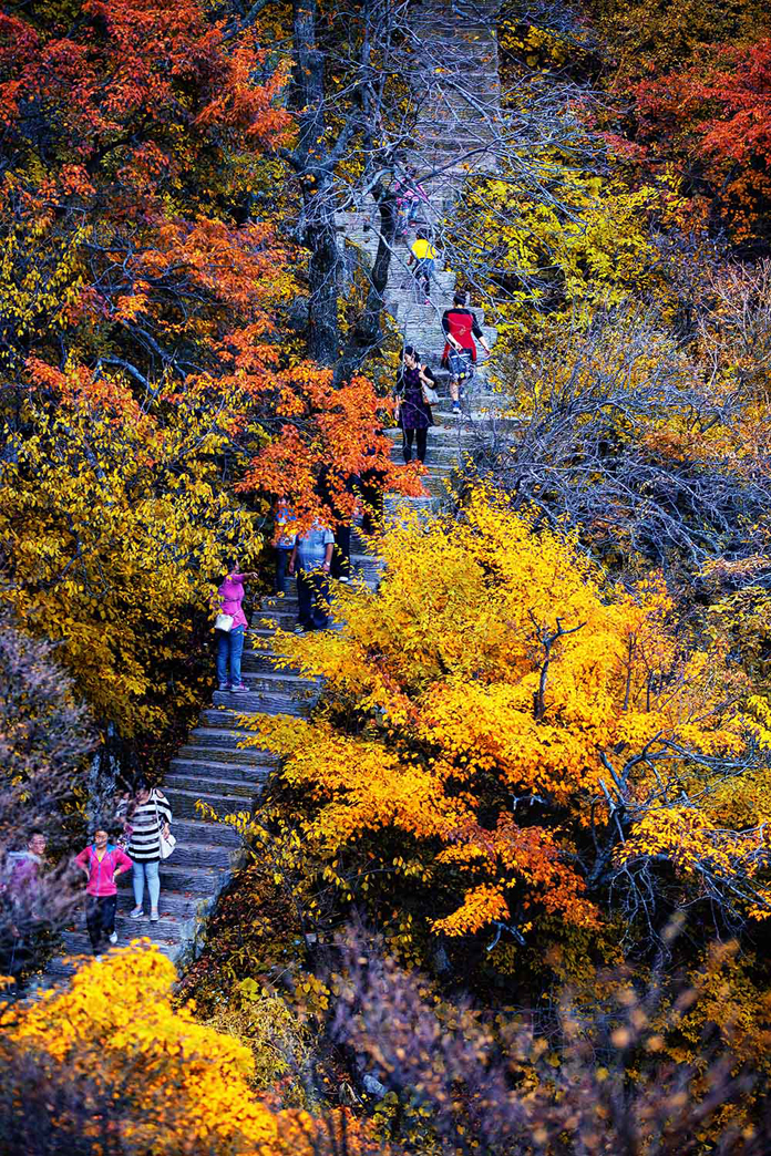 《秋登尧山》王延川摄+13837214757..jpg 《秋登尧山》王延川摄+13837214757..jpg