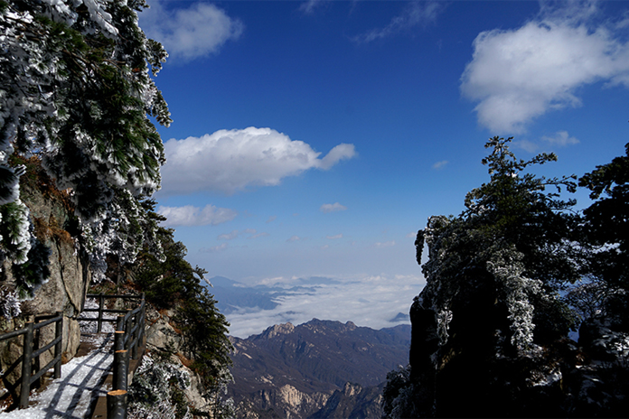 冬天飘过的云 摄影 李泓旻13937517777.jpg 冬天飘过的云 摄影 李泓旻13937517777.jpg