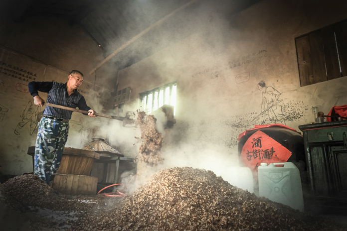 古街酒坊-何元生摄影.jpg 古街酒坊-何元生摄影.jpg