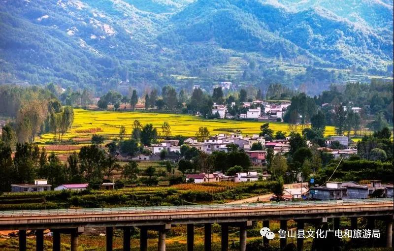 《路桥飞架》摄影:李涛.jpg 《路桥飞架》摄影:李涛.jpg