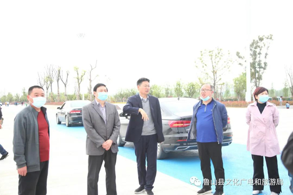 郭群献实地调研鲁山创建省级全域旅游示范区工作3.jpg 郭群献实地调研鲁山创建省级全域旅游示范区工作3.jpg
