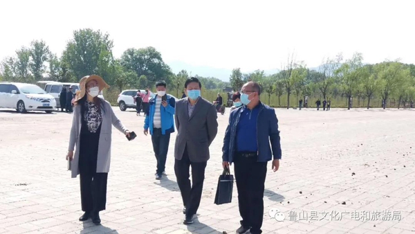 郭群献实地调研鲁山创建省级全域旅游示范区工作5.jpg 郭群献实地调研鲁山创建省级全域旅游示范区工作5.jpg