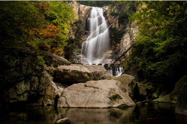 六羊山通天河.jpg 六羊山通天河.jpg