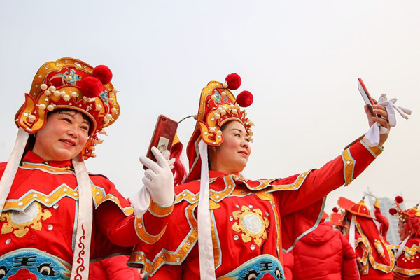 自拍王曙繁.jpg 自拍王曙繁.jpg