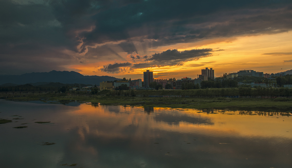 《沙河唱晚》+文艺+15886752586+平顶山市+拍摄于2017年8月23日下汤沙河边.jpg 《沙河唱晚》+文艺+15886752586+平顶山市+拍摄于2017年8月23日下汤沙河边.jpg